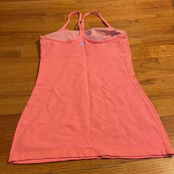 WOMEN’S lululemon tank top. Salmon pink. Size 4 - Picture 2 of 3